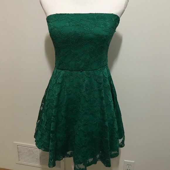 Lily Rose Dresses & Skirts - 5 for $25 Emerald Green Lace Strapless Mini Dress